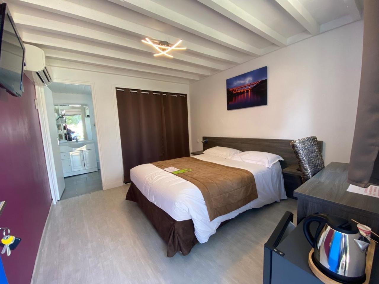 Hotel Des 4 Vents "Esprit Camargue" Aigues-Mortes Rum bild