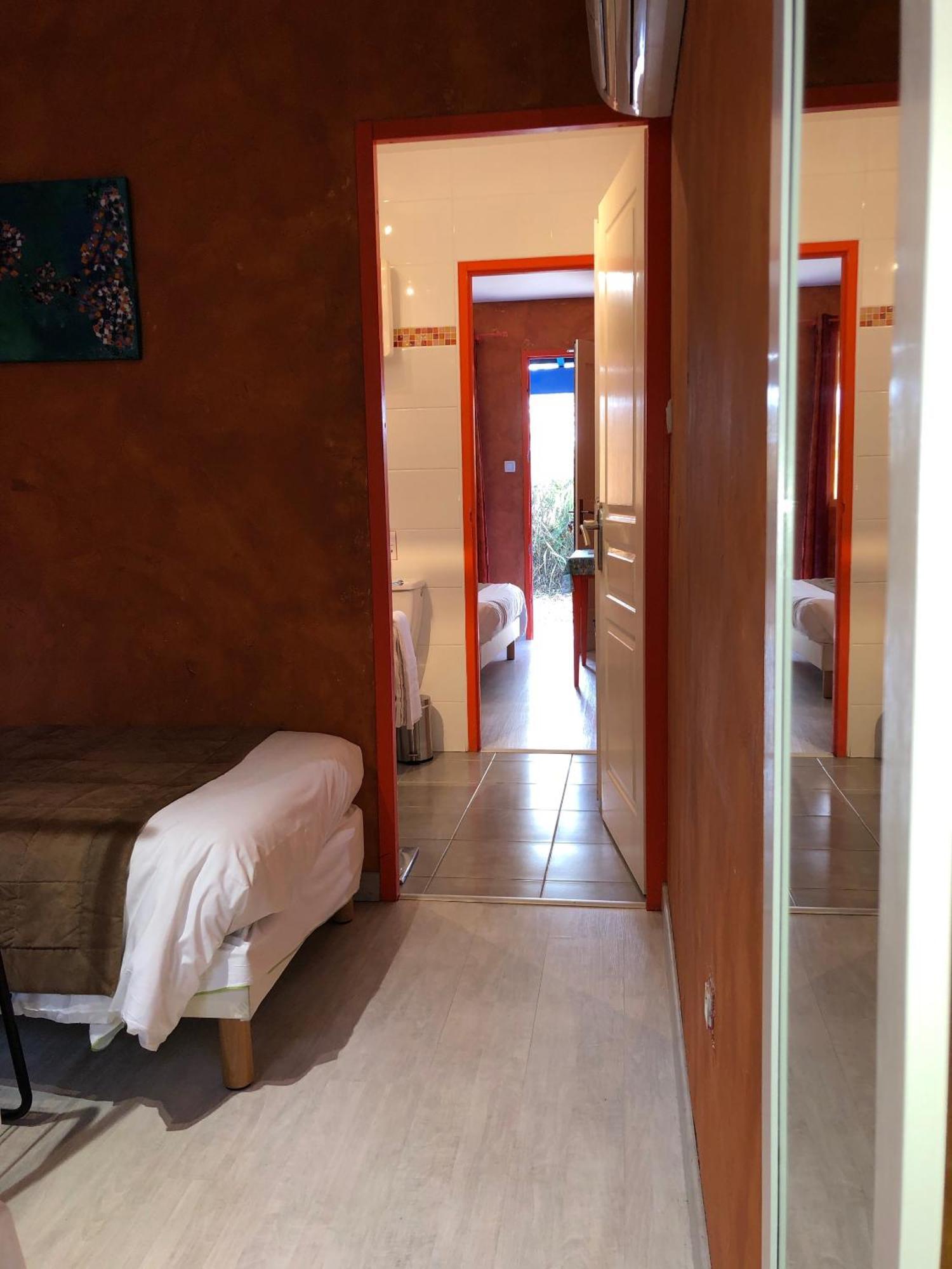 Hotel Des 4 Vents "Esprit Camargue" Aigues-Mortes Rum bild