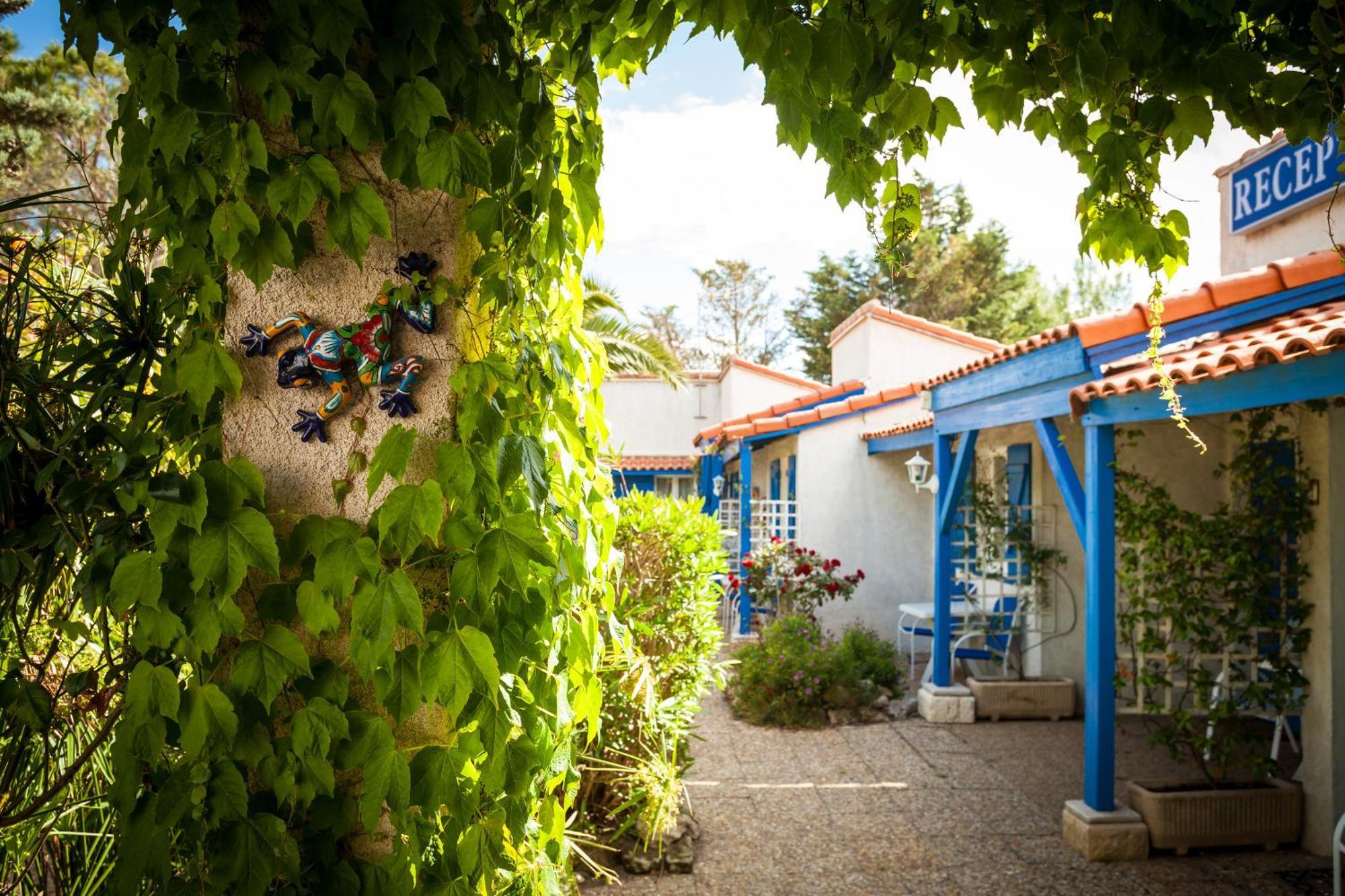 Hotel Des 4 Vents "Esprit Camargue" Aigues-Mortes Exteriör bild